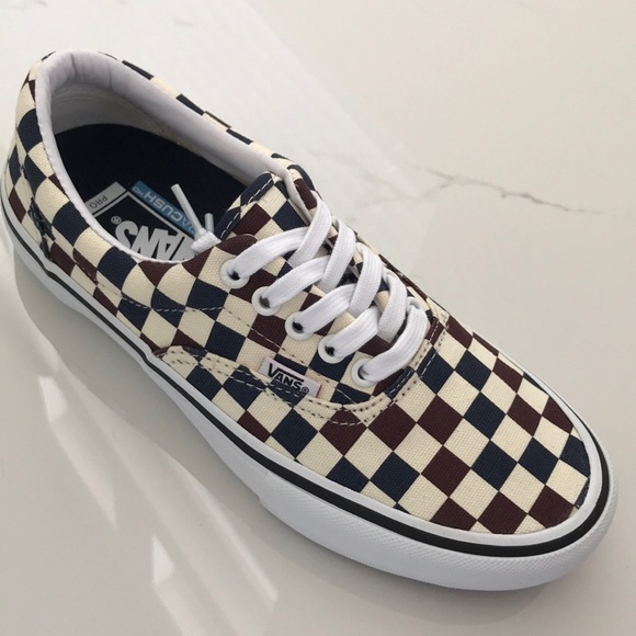 vans era marrom